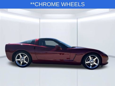 Used 2007 Chevrolet Corvette Coupe w/ Preferred Equipment Group RWD image 2