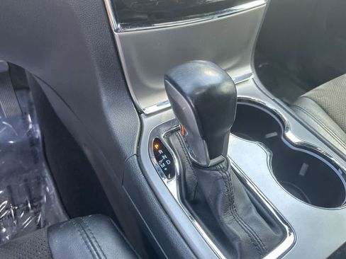 Used 2020 Jeep Grand Cherokee Altitude RWD image 29