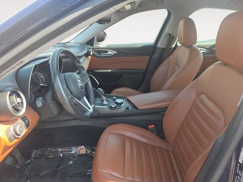 Used 2017 Alfa Romeo Giulia Ti w/ TI Lusso Package RWD image 9