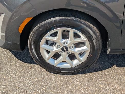 Used 2025 Kia Soul LX w/ LX Technology Package image 21