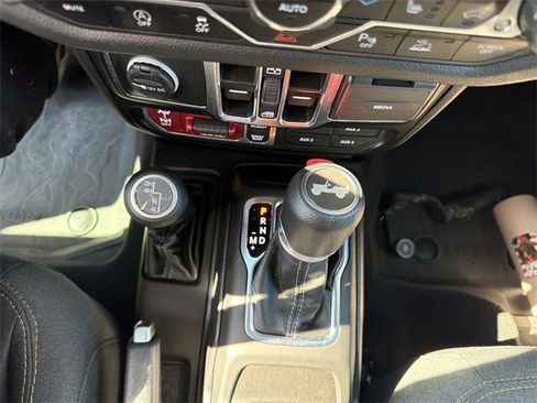 Used 2024 Jeep Wrangler Willys image 31