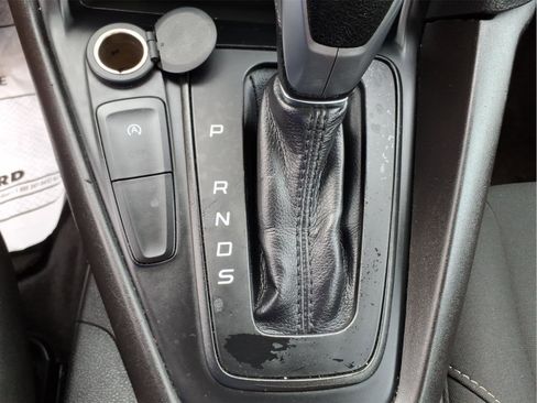 Used 2018 Ford Focus SE FWD image 25