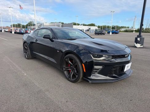 Used 2018 Chevrolet Camaro SS RWD image 3