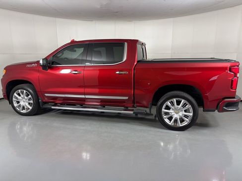 Used 2023 Chevrolet Silverado 1500 High Country w/ High Country Premium Package AWD/4WD image 2