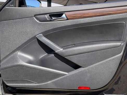 Used 2020 Volkswagen Passat 2.0T SEL image 23