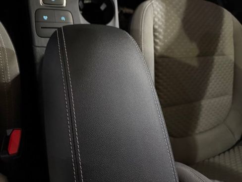 Used 2020 Ford Escape SE FWD image 21
