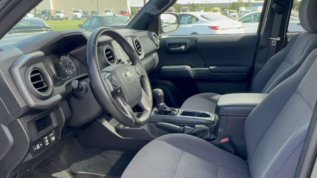 Used 2017 Toyota Tacoma TRD Sport w/ Premium & Technology Package AWD/4WD image 33