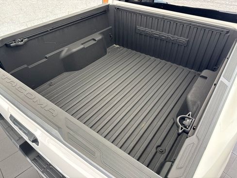 Certified 2024 Toyota Tacoma SR AWD/4WD image 9
