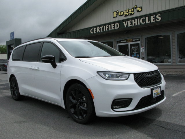 Used 2025 Chrysler Pacifica Limited FWD image 2