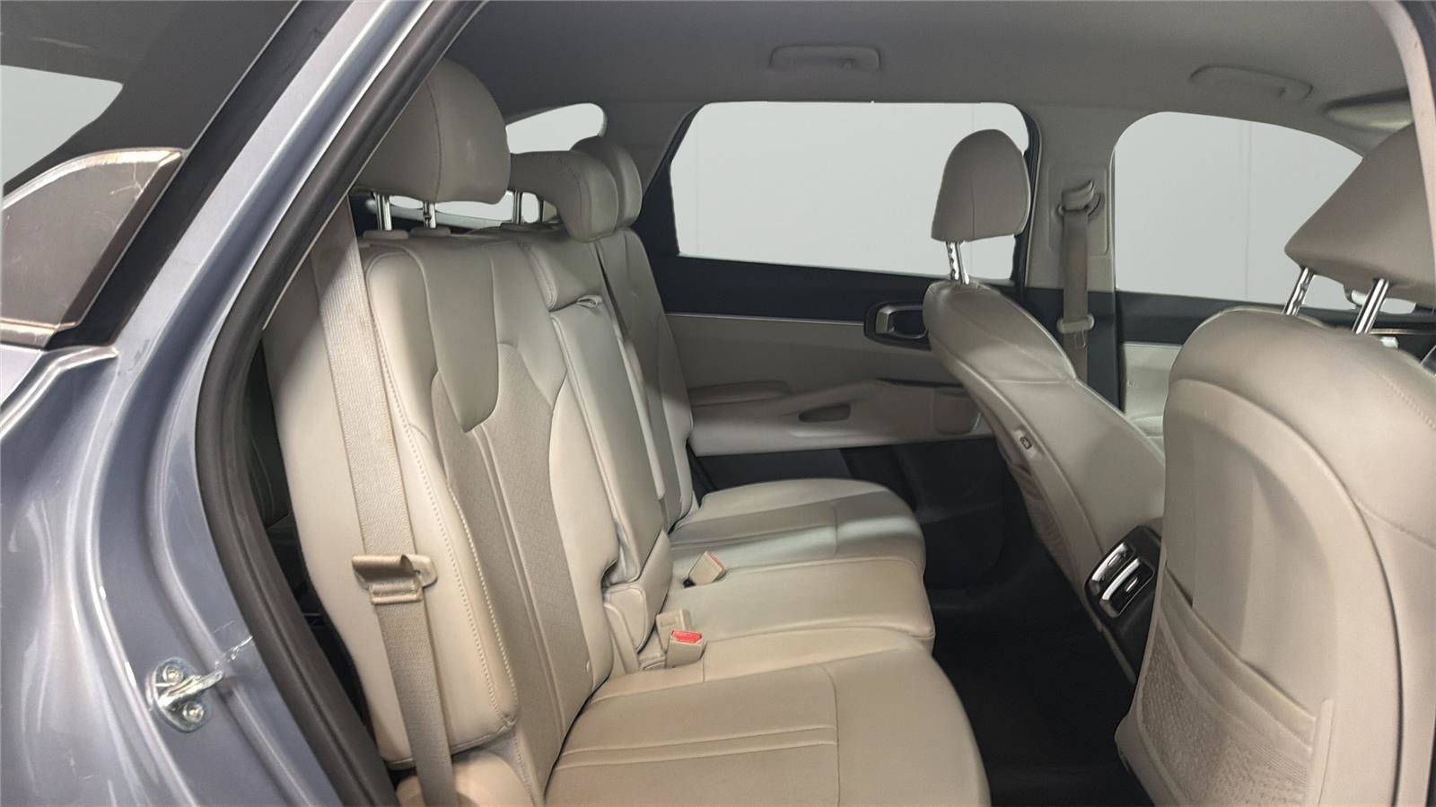 Used 2022 Kia Sorento S FWD image 13