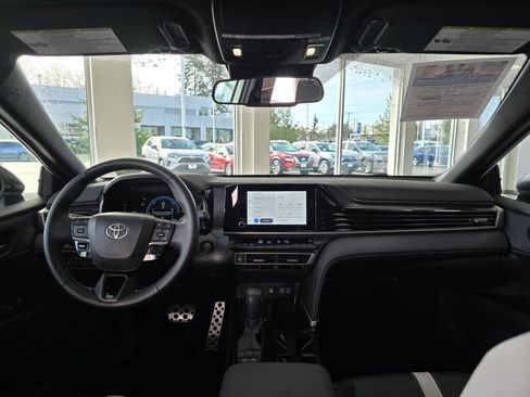 Used 2025 Toyota Camry SE image 71