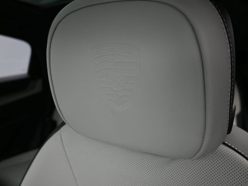 Certified 2026 Porsche Cayenne E-Hybrid Coupe AWD/4WD image 8