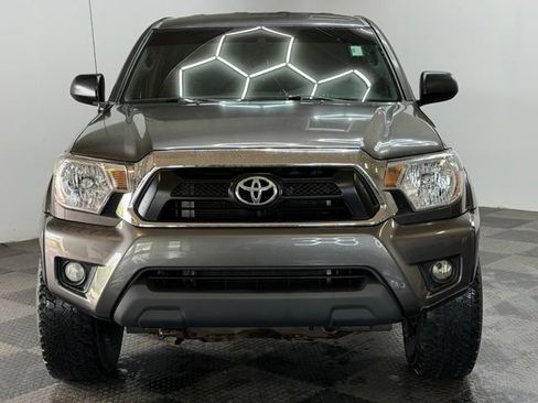 Used 2014 Toyota Tacoma 4x4 Double Cab w/ TRD Off-Road Package image 4
