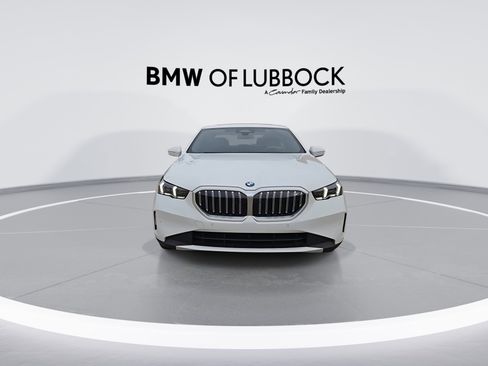 Certified 2025 BMW 530i xDrive image 3