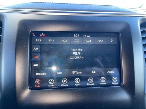 Used 2021 Jeep Cherokee Latitude Plus image 9