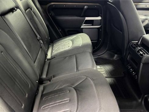 Used 2020 Land Rover Defender 110 SE image 17