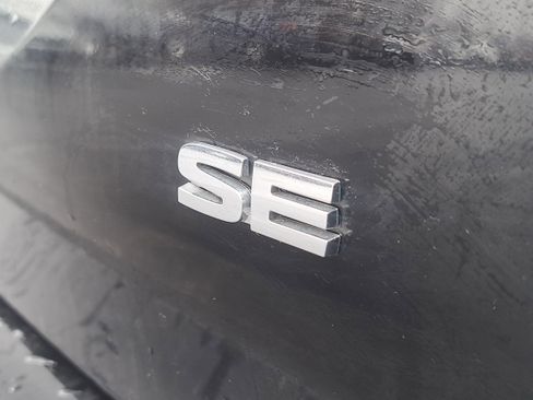 Used 2024 Mitsubishi Outlander SE image 6