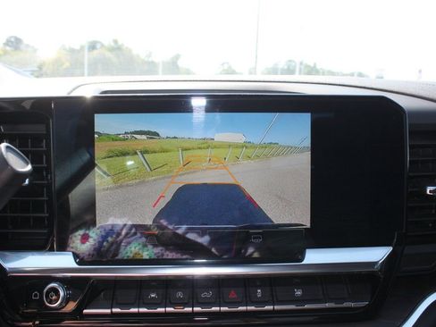 Used 2025 GMC Sierra 1500 SLT image 14