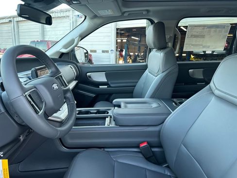 New 2025 Ford Expedition Active image 23