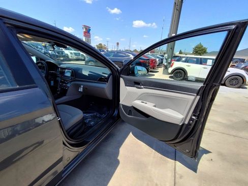 Used 2020 Hyundai Elantra SEL FWD image 36