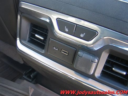 Used 2022 Chevrolet Silverado 2500 LTZ w/ LTZ Premium Package AWD/4WD image 39