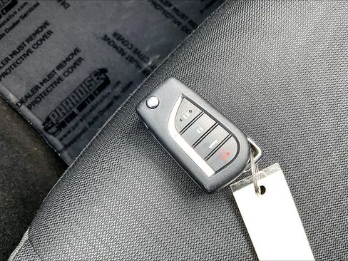 Used 2025 Toyota Corolla LE image 14