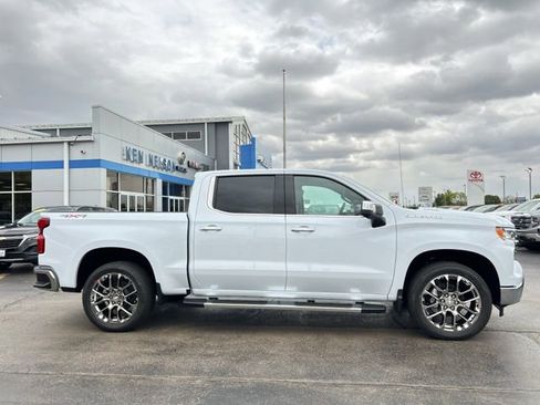 New 2026 Chevrolet Silverado 1500 LTZ w/ LTZ Premium Package AWD/4WD image 12