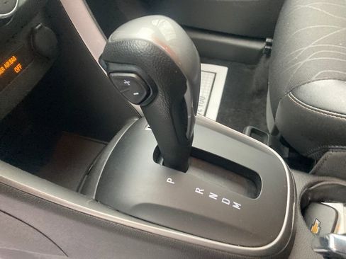 Used 2019 Chevrolet Trax LT w/ LT Convenience Package image 28