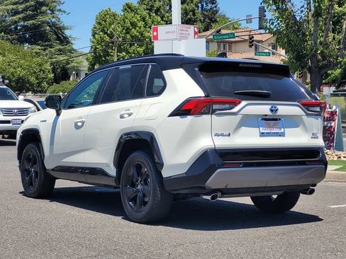 Used 2021 Toyota RAV4 XSE AWD/4WD image 8