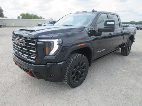 New 2026 GMC Sierra 3500 AT4 w/ AT4 Premium Plus Package AWD/4WD image 10