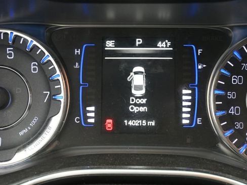 Used 2015 Chrysler 200 Limited w/ Convenience Group image 12