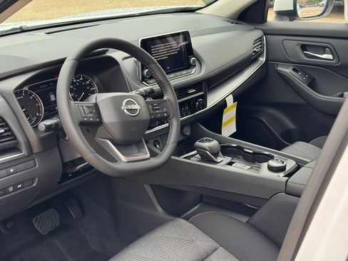 New 2026 Nissan Rogue SV image 7