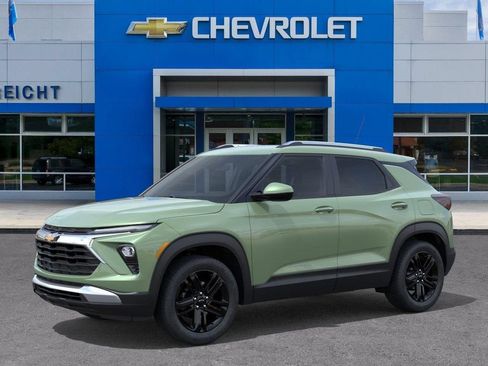 New 2026 Chevrolet TrailBlazer LT w/ Midnight Edition AWD/4WD image 2