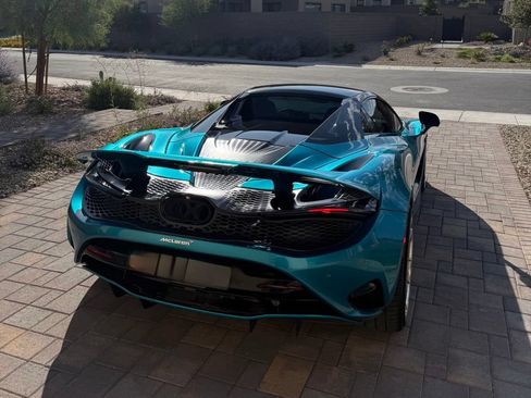 Used 2024 McLaren 750S Spider RWD image 12