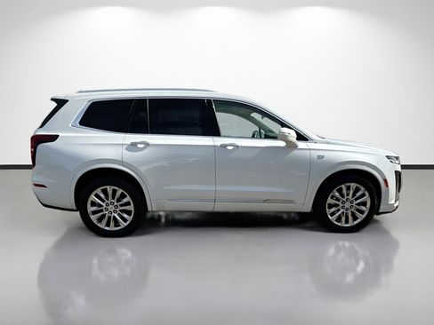 Used 2020 Cadillac XT6 Premium Luxury AWD/4WD image 2