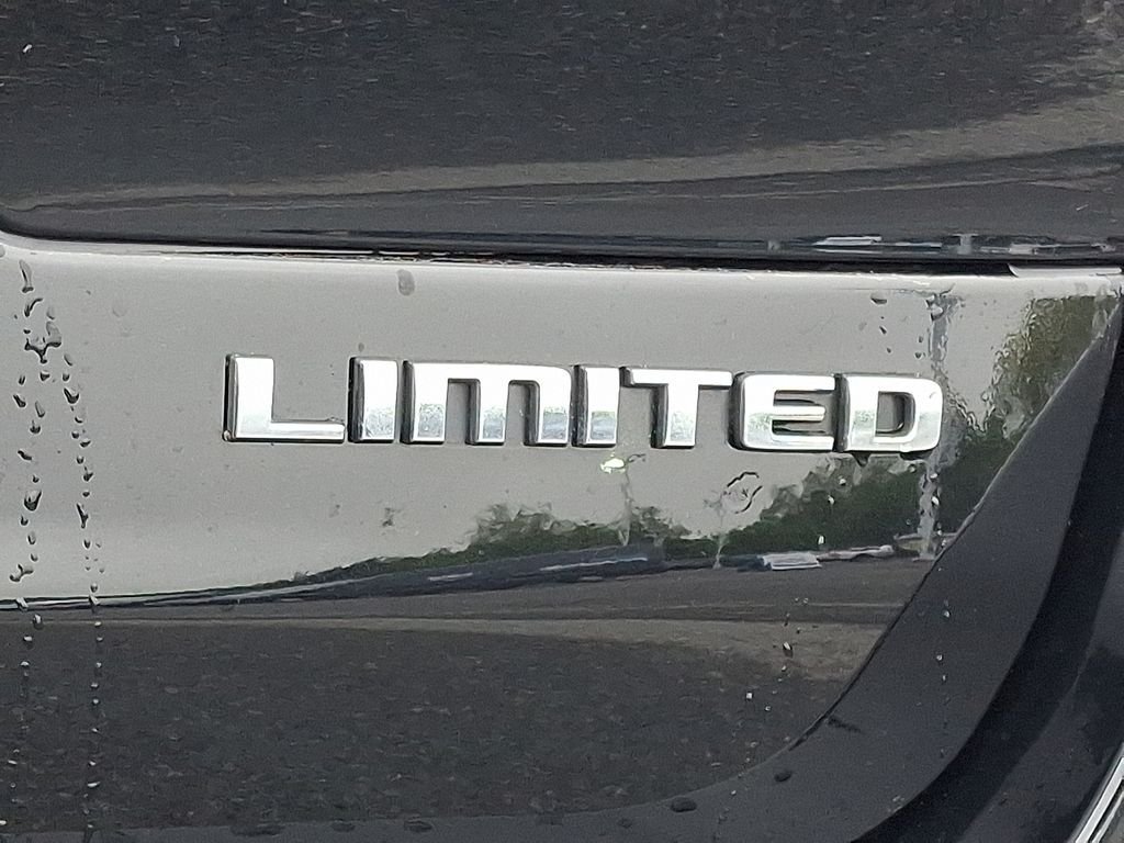 Used 2023 Jeep Grand Cherokee L Limited AWD/4WD image 31