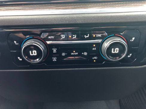Used 2024 Chevrolet Silverado 1500 LT AWD/4WD image 23
