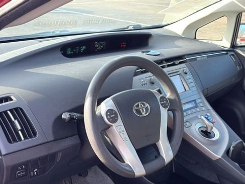 Used 2014 Toyota Prius Three image 11
