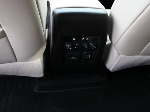 Used 2022 Buick Enclave Premium w/ Experience Buick Package AWD/4WD image 27