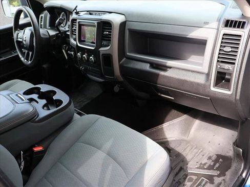 Used 2018 RAM 1500 ST w/ SXT Appearance Group AWD/4WD image 25