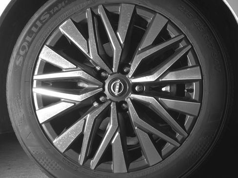 Used 2025 Nissan Altima 2.5 SV FWD image 16