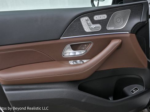 Used 2024 Mercedes-Benz GLS 450 4MATIC w/ AMG Line Exterior image 24