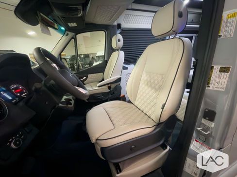 Used 2026 Mercedes-Benz Sprinter 2500 image 34