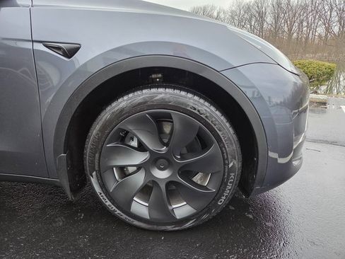 Used 2023 Tesla Model Y Long Range image 5