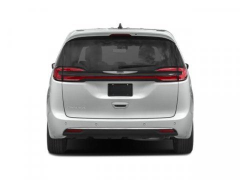 Used 2024 Chrysler Pacifica Touring-L FWD image 8