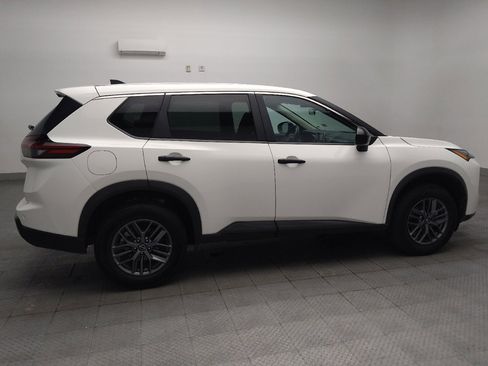 Used 2024 Nissan Rogue S FWD image 10