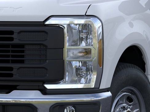 New 2024 Ford F250 XL w/ XL Chrome Package RWD image 18