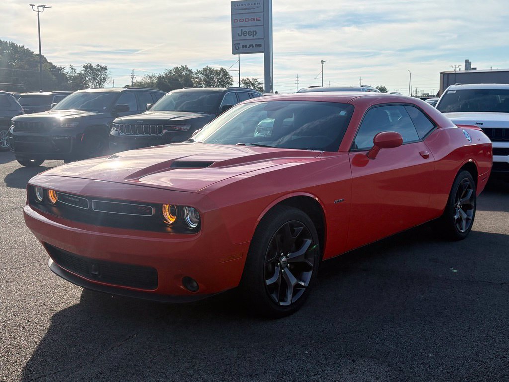 Used 2018 Dodge Challenger R/T Plus RWD image 3