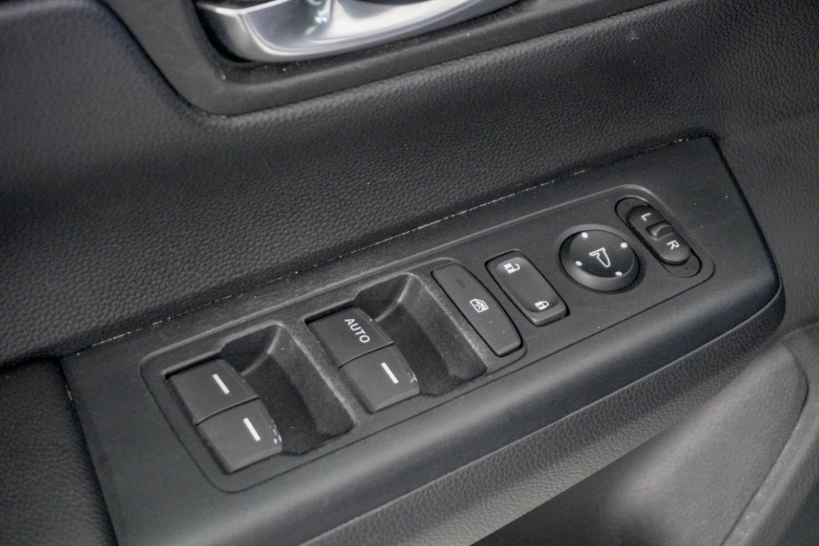 Used 2026 Honda CR-V LX image 17