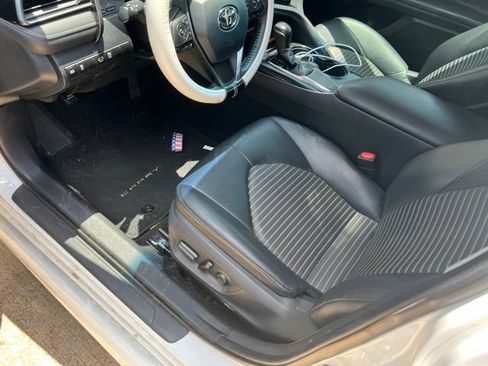 Used 2020 Toyota Camry SE FWD image 4
